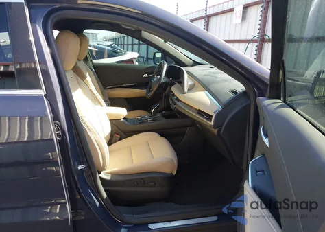 2024 Cadillac Xt4 Fwd Luxury z USA, uszkodzony, nr VIN 1GYAZAR41RF135823